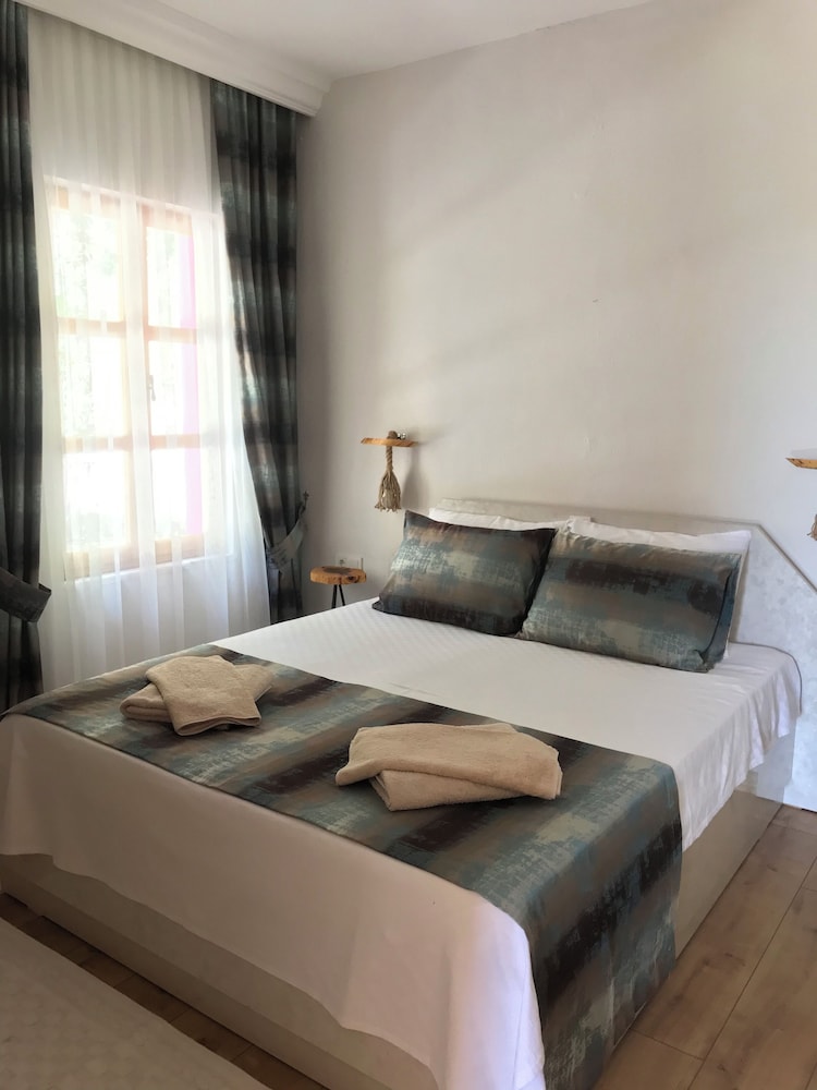 Luxury Double Room, 1 Bedroom, Non Smoking, Garden View photo 1