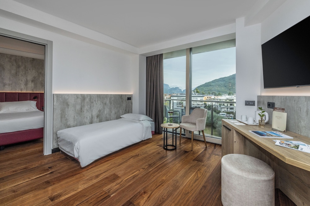 Family Suite, Balcony photo 2