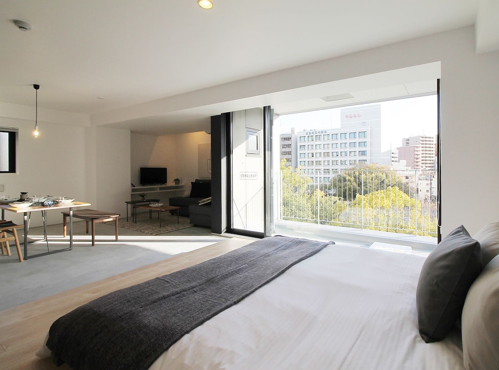 Premium Studio, City View (501)