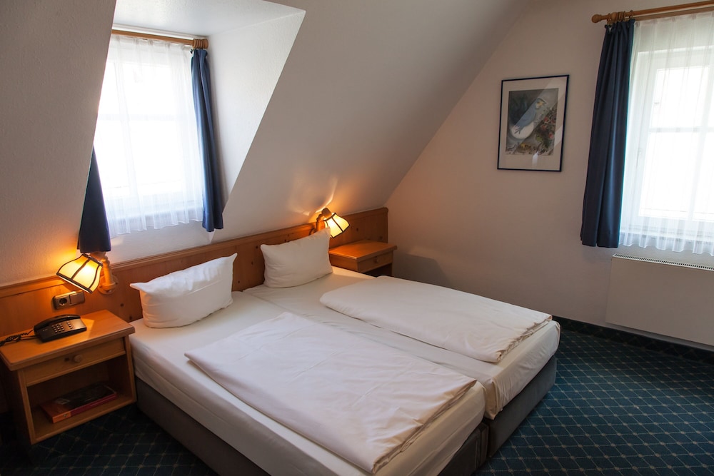 Superior Triple Room, Air conditioning photo 1