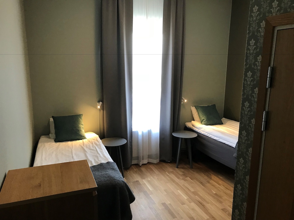 Basic Twin Room photo 2
