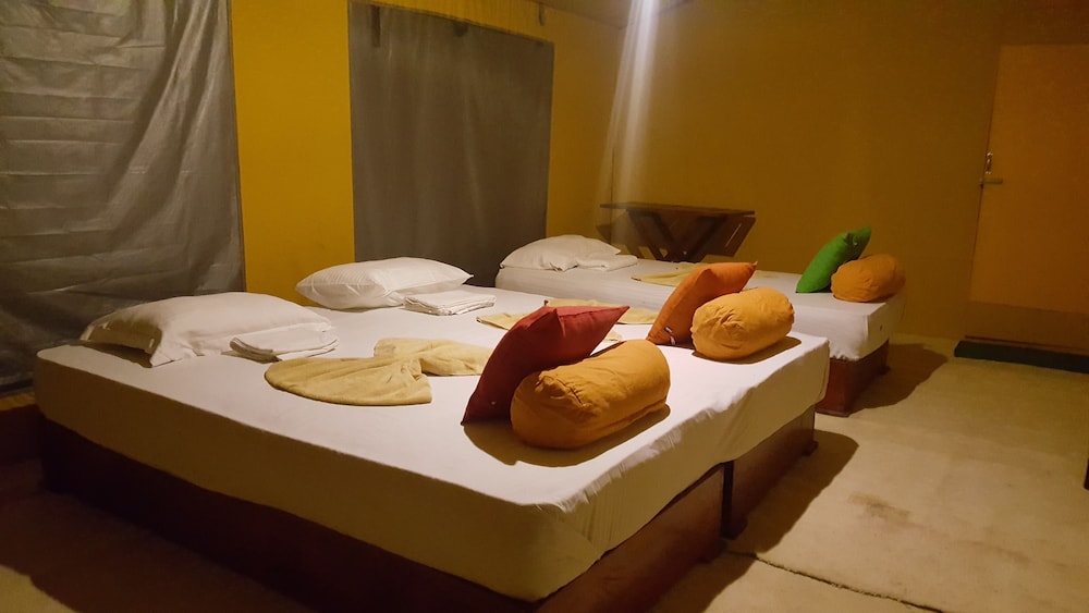Luxury Tent, Multiple Beds photo 1