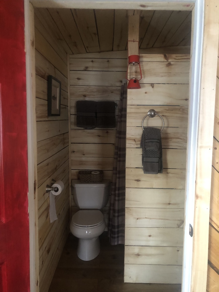 Fishing Cabin, River Access photo 3
