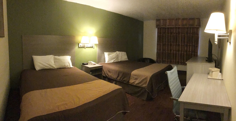 Standard Room, 2 Queen Beds, Non Smoking - Photo 4