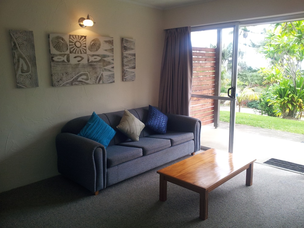 One Bedroom Suite Including Car Rental photo 3