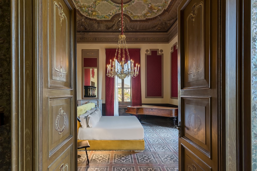 Royal Room - Photo 2