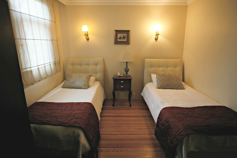 Standard Double or Twin Room photo 1