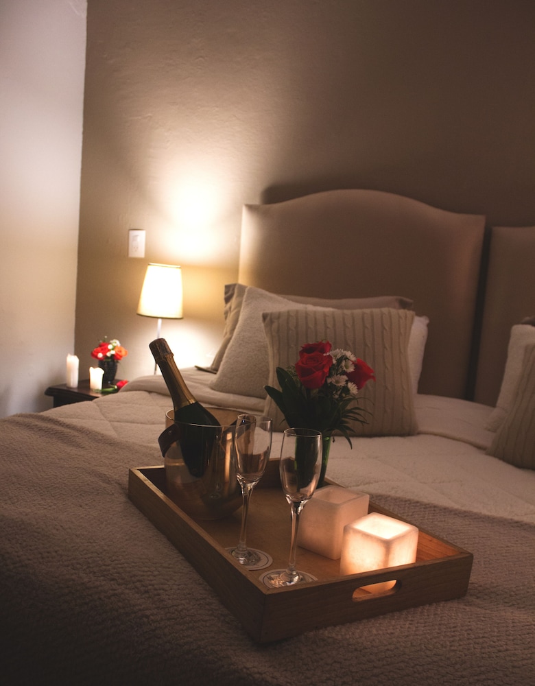 Suite, 1 King Bed photo 1