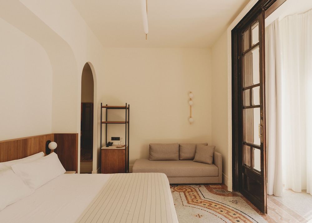 Superior Suite (LLIMONA) photo 3