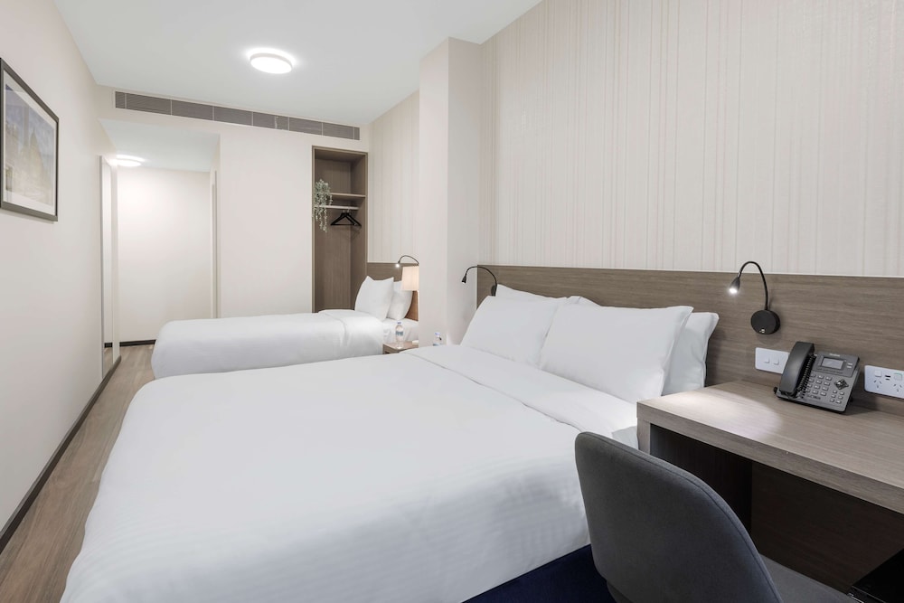 Executive Room, Multiple Beds, Non Smoking, City View - Photo 2