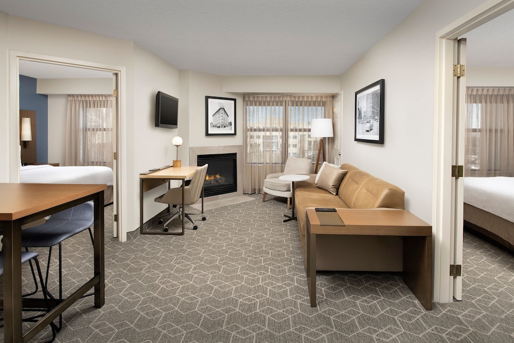Suite, 2 Bedrooms, Fireplace - Photo 1