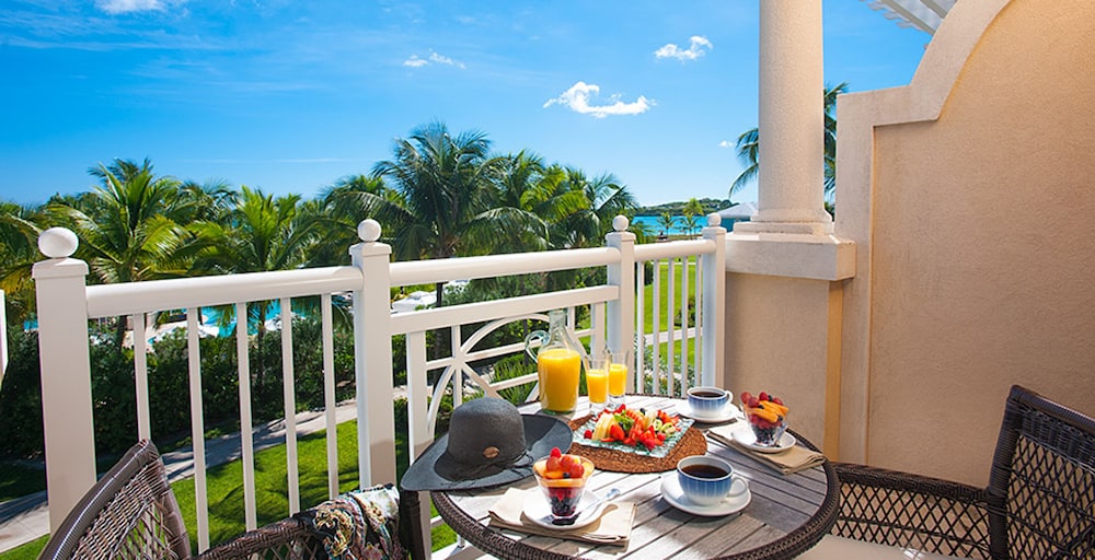 Luxury Room, 1 Bedroom, Garden View (Beach House Luxury Club Level Room)