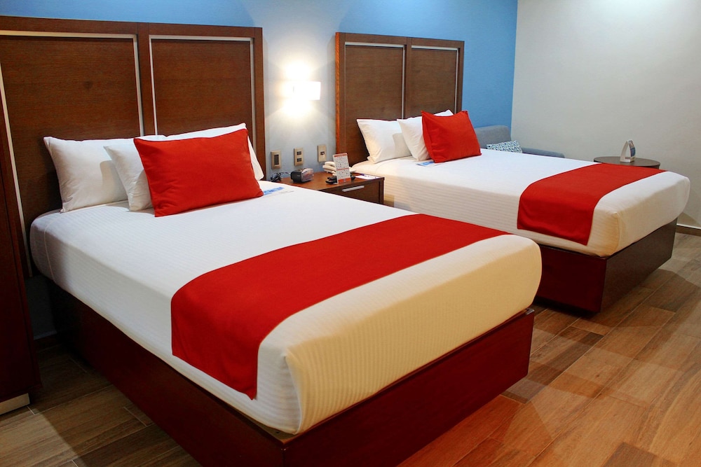Suite, 1 King Bed, Non Smoking (Upgrade)
