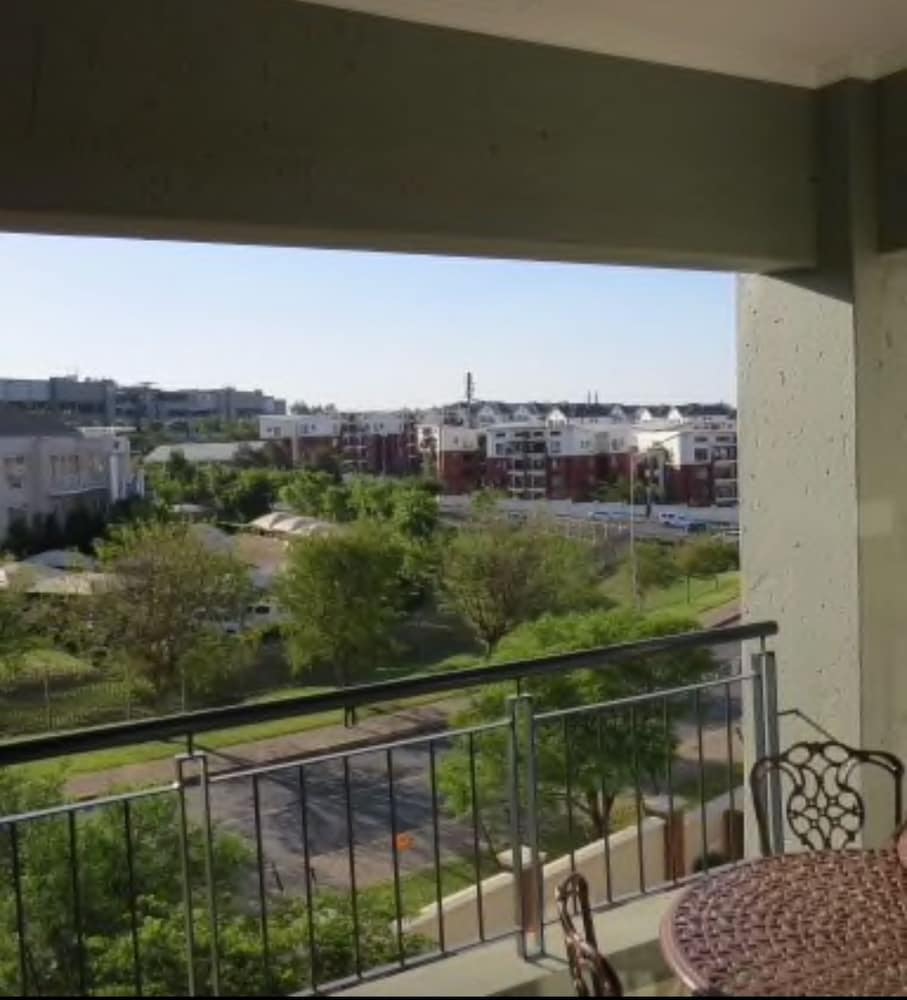 Deluxe Double Room, 1 Bedroom, Private Bathroom, Courtyard View photo 3