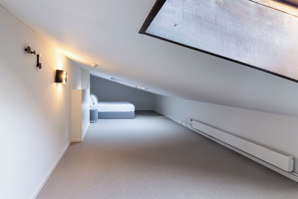 Room, Multiple Beds (The West Side Apartment), photo 6