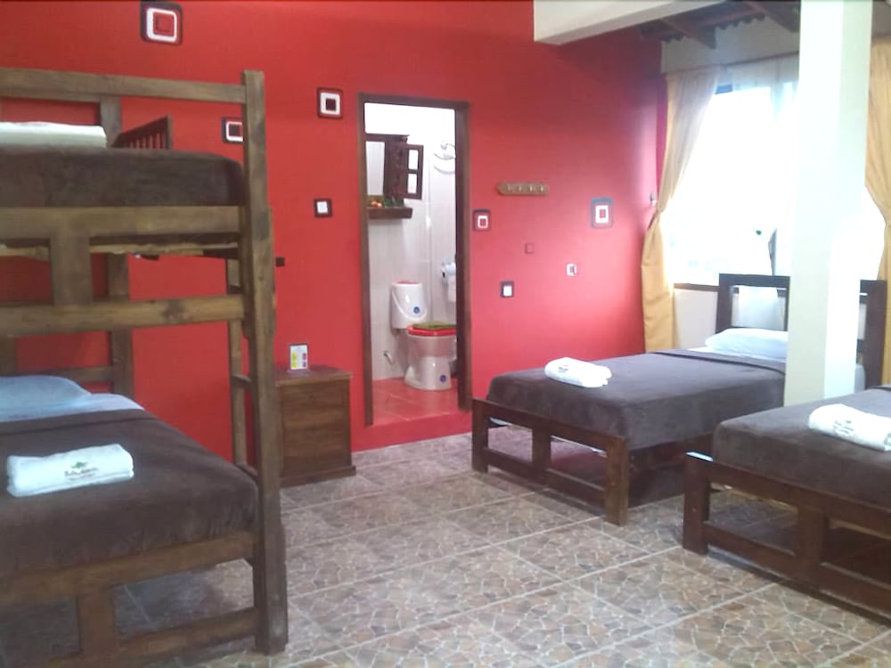 Family Room (6 People- Air Conditioner) photo 1