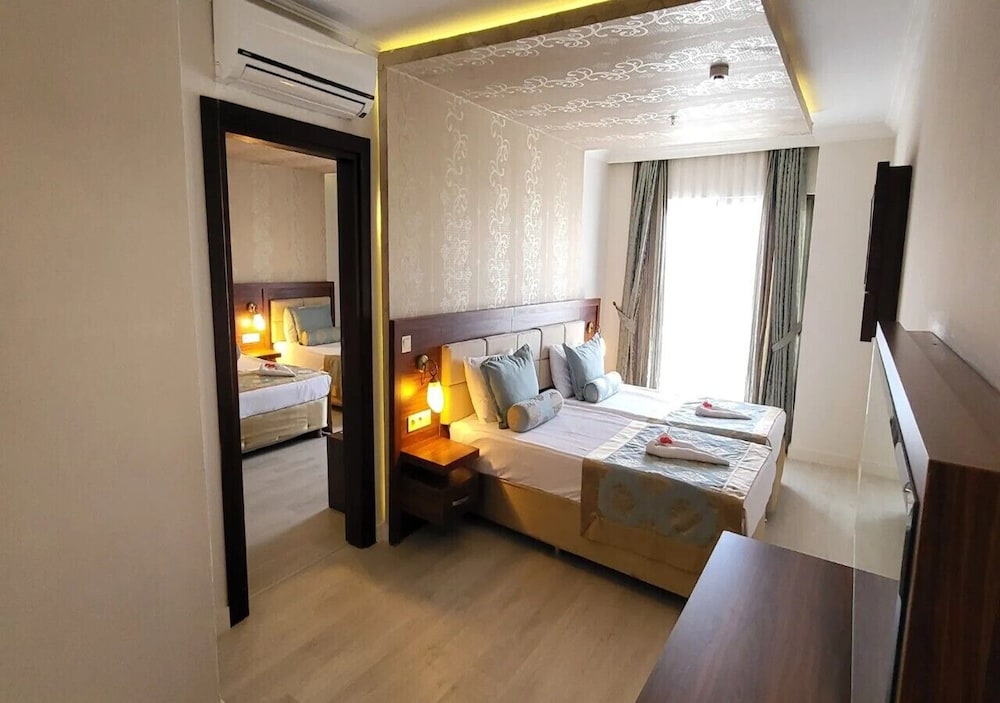 Family Room photo 1