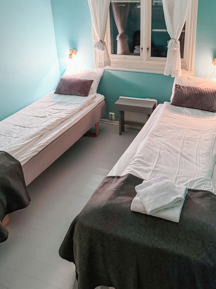 Economy Double Room, 2 Twin Beds, Canal View (201)