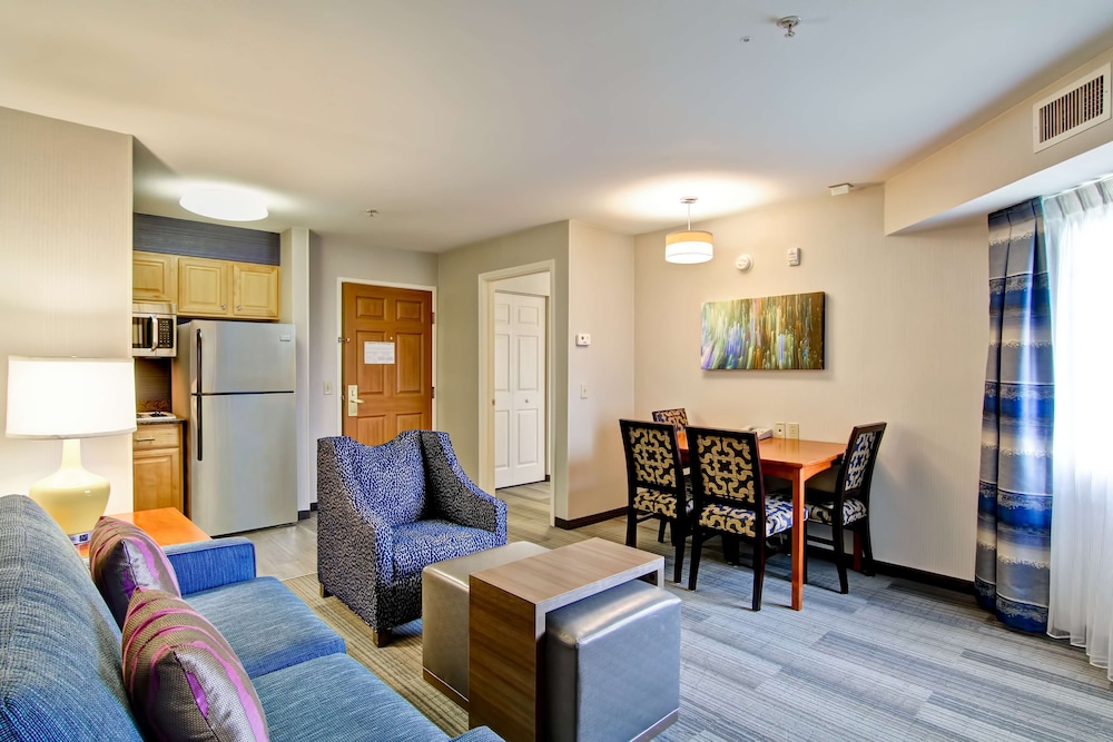 Suite, 2 Bedrooms (2 Queen Beds with Sofabed) - Photo 1