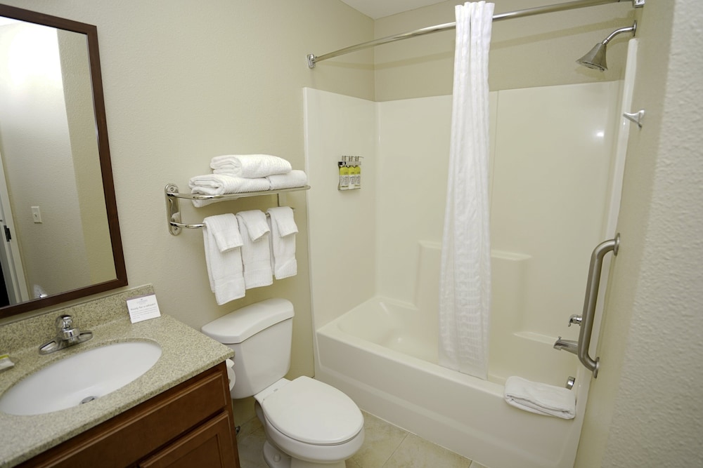 Suite, 1 Bedroom - Photo 11