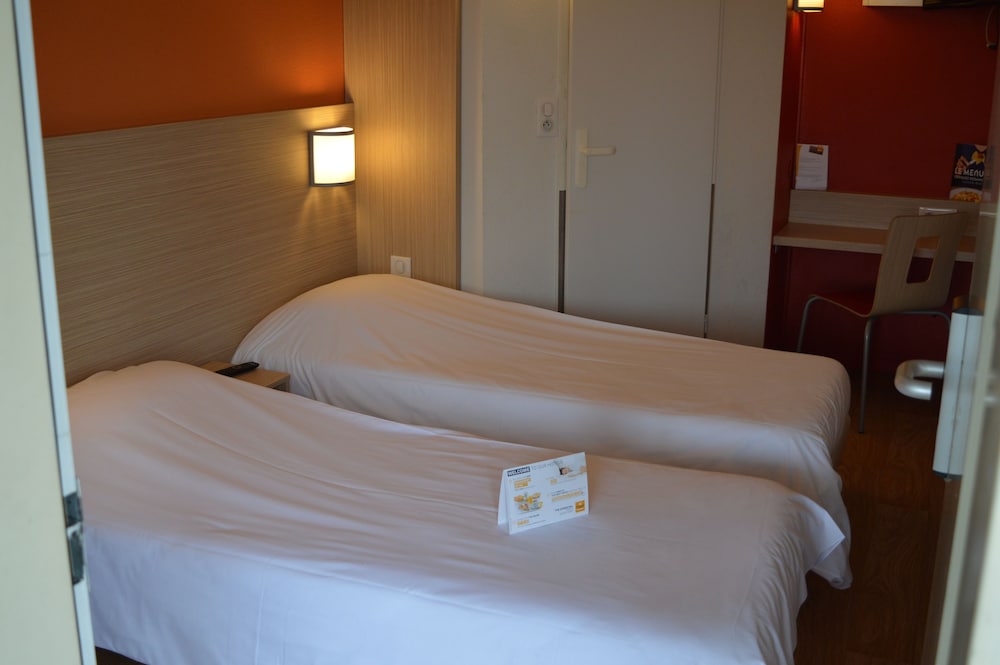 Standard Room, 2 Twin Beds - Photo 2