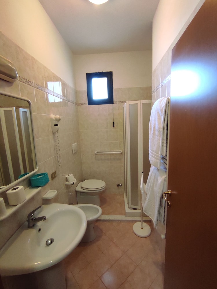Family Room, 2 Bedrooms photo 3