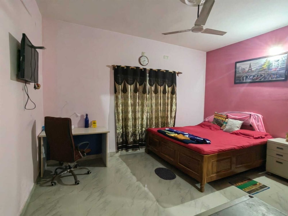 Comfort Room, 1 King Bed, Balcony