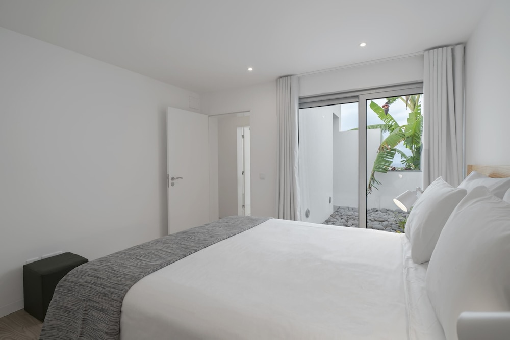 Basic House, 1 Queen Bed, Sea View photo 2