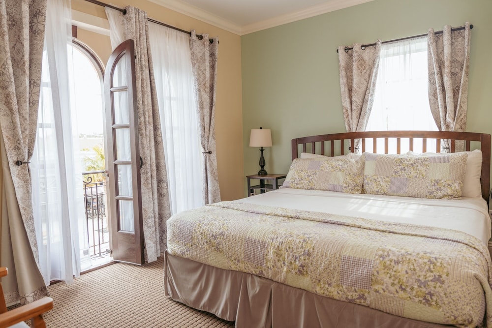 Traditional Room, 1 King Bed