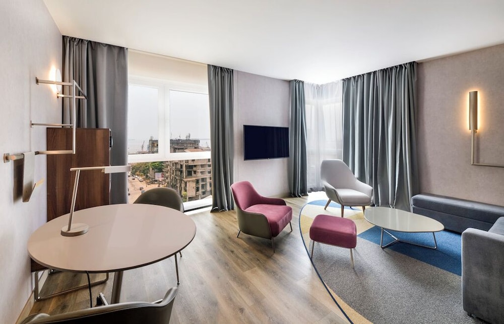 Suite, 1 Double Bed, River View - Photo 12