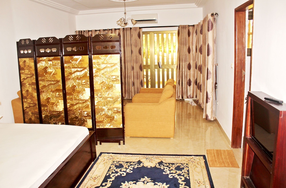 Standard Suite - Photo 7