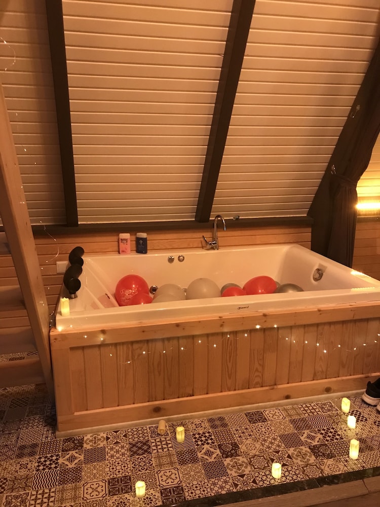 Exclusive Bungalow, Lake View, Plum photo 3