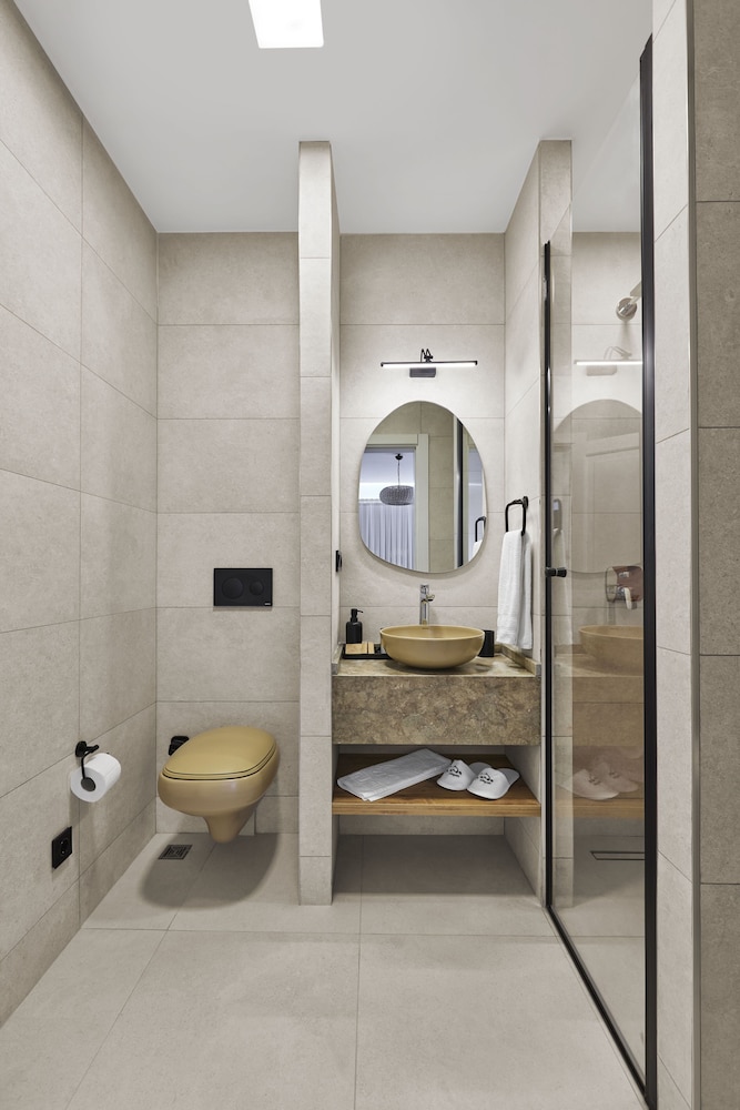 Superior Room with Balcony - Photo 2