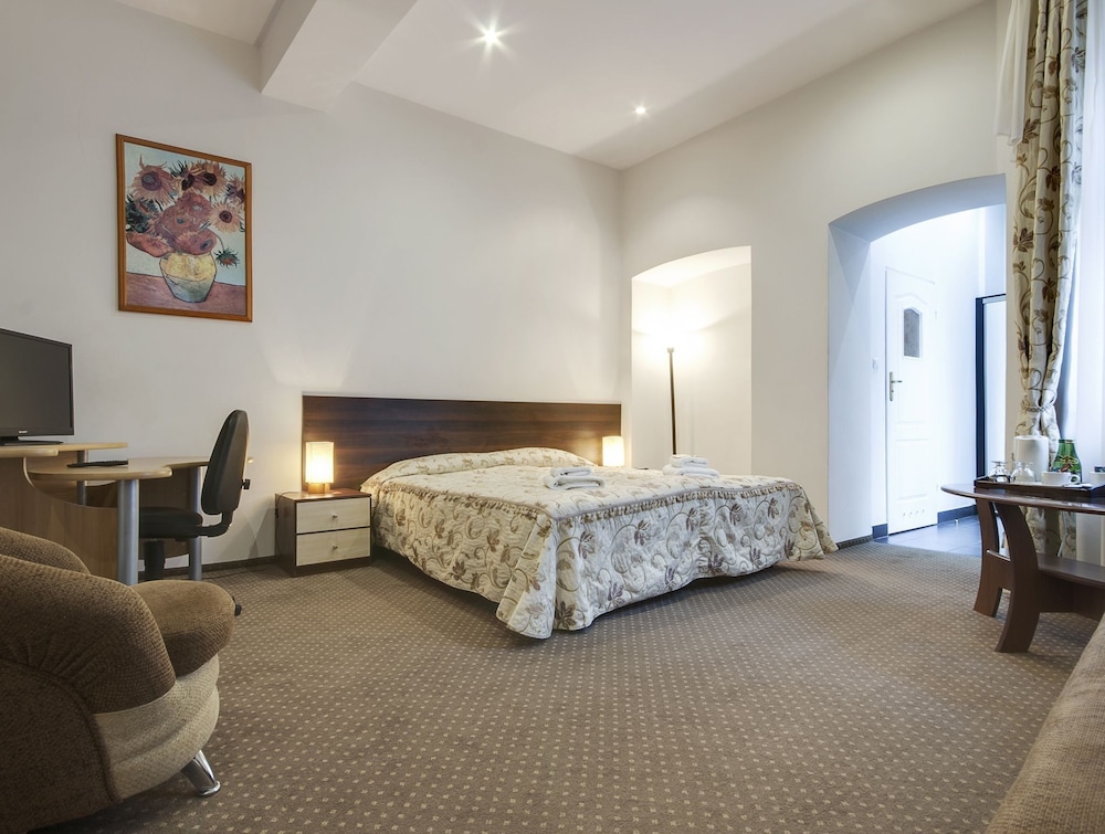 Classic Double or Twin Room - Photo 7