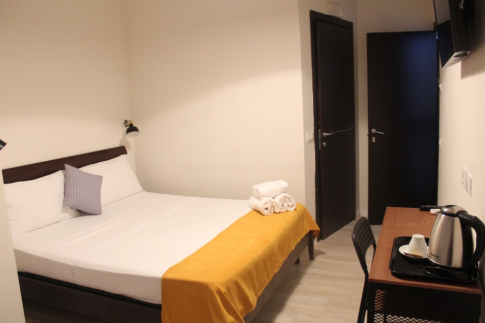 Economy Double Room photo 3