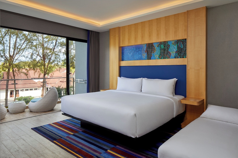 Room, 1 King Bed with Sofa bed, Balcony, Garden View - Photo 1