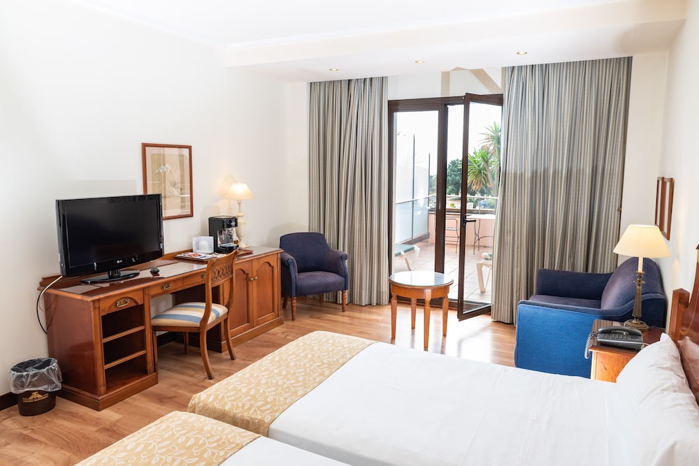 Premium Double or Twin Room, Balcony - Photo 2