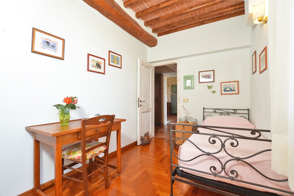 Standard House, Multiple Bedrooms, 2 Bathrooms, Mountainside (Da Maria)