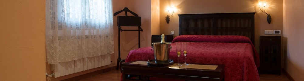 Suite, Jetted Tub