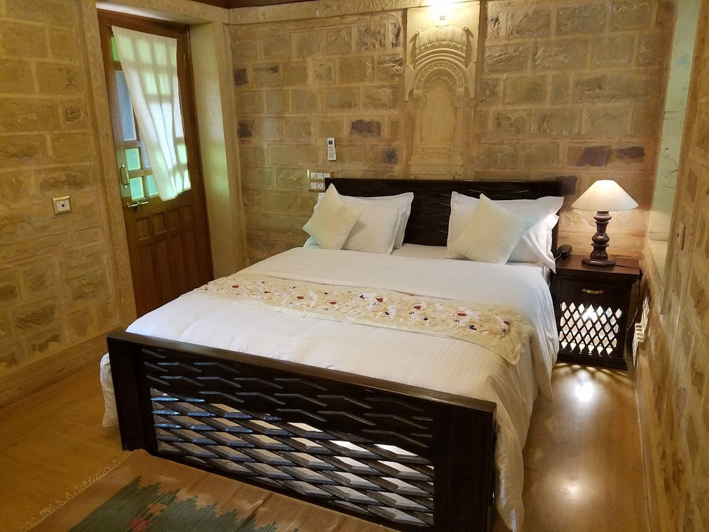 Standard Room, 1 Queen Bed photo 3