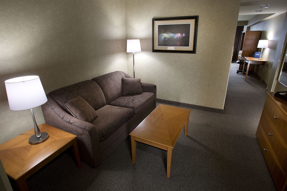 Tower Room Premium Falls View King Jacuzzi Suite