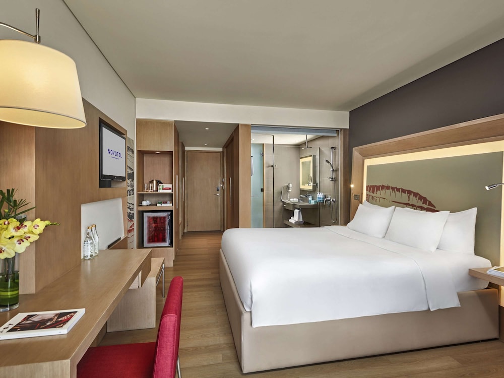 Superior Room, 1 King Bed, Balcony, River View