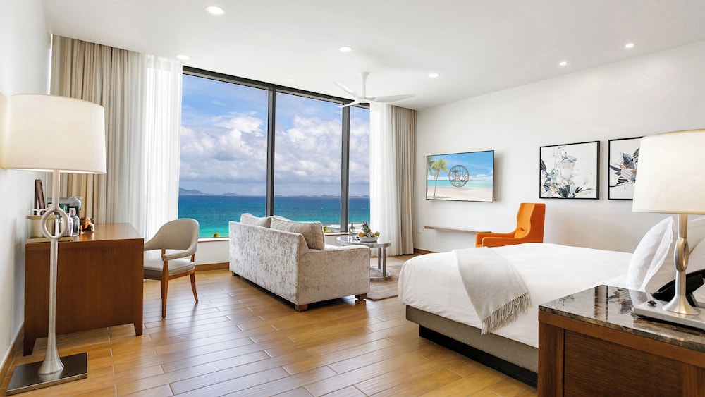 Ocean View King Deluxe Room At Merrywing Tower