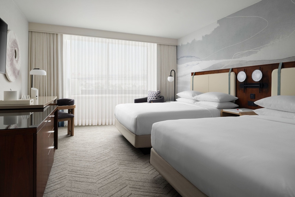 Room, 2 Queen Beds, Harbor View (Mobility/Hearing Access, Roll-In Shwr)