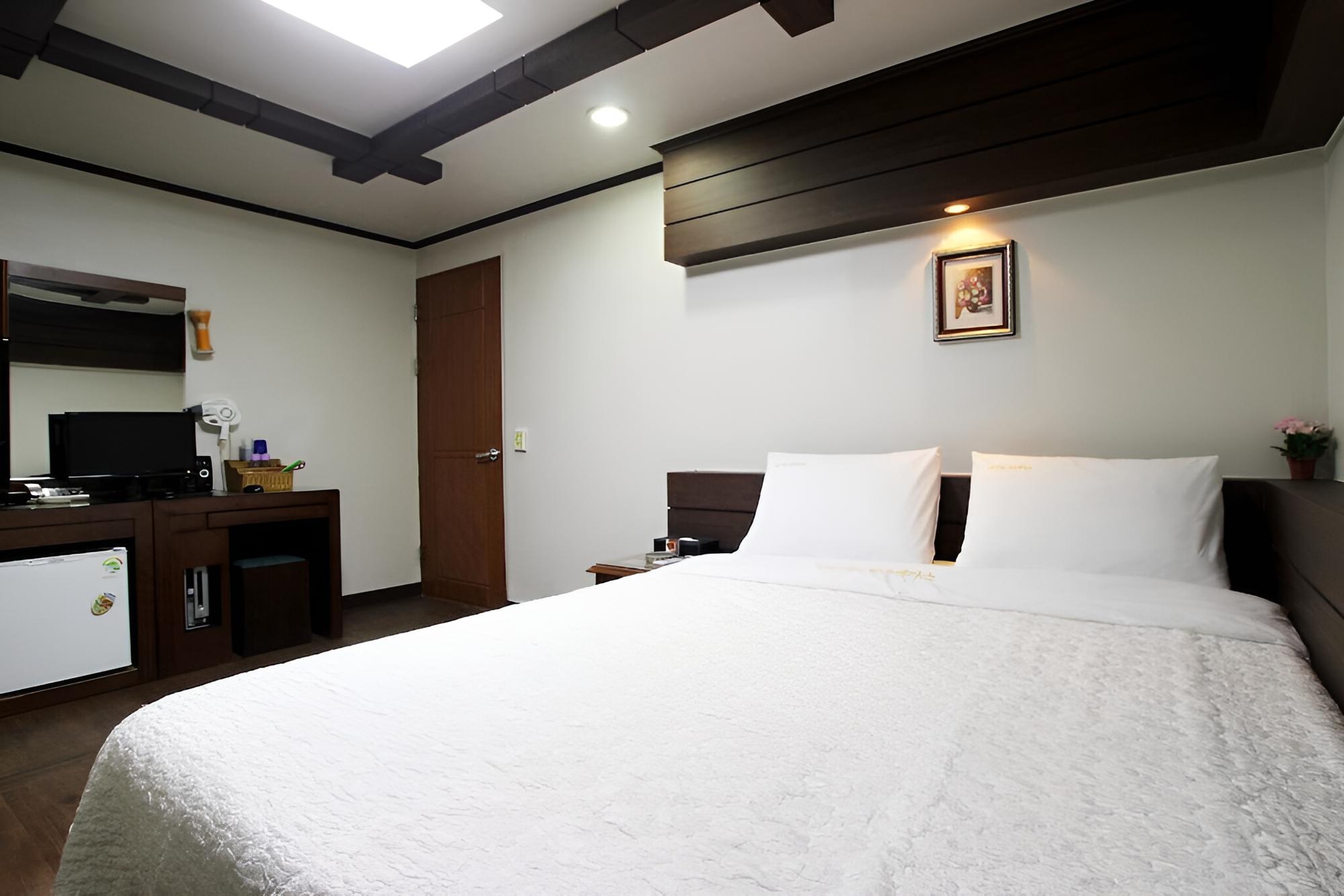 Room (Suite room) - Photo 3