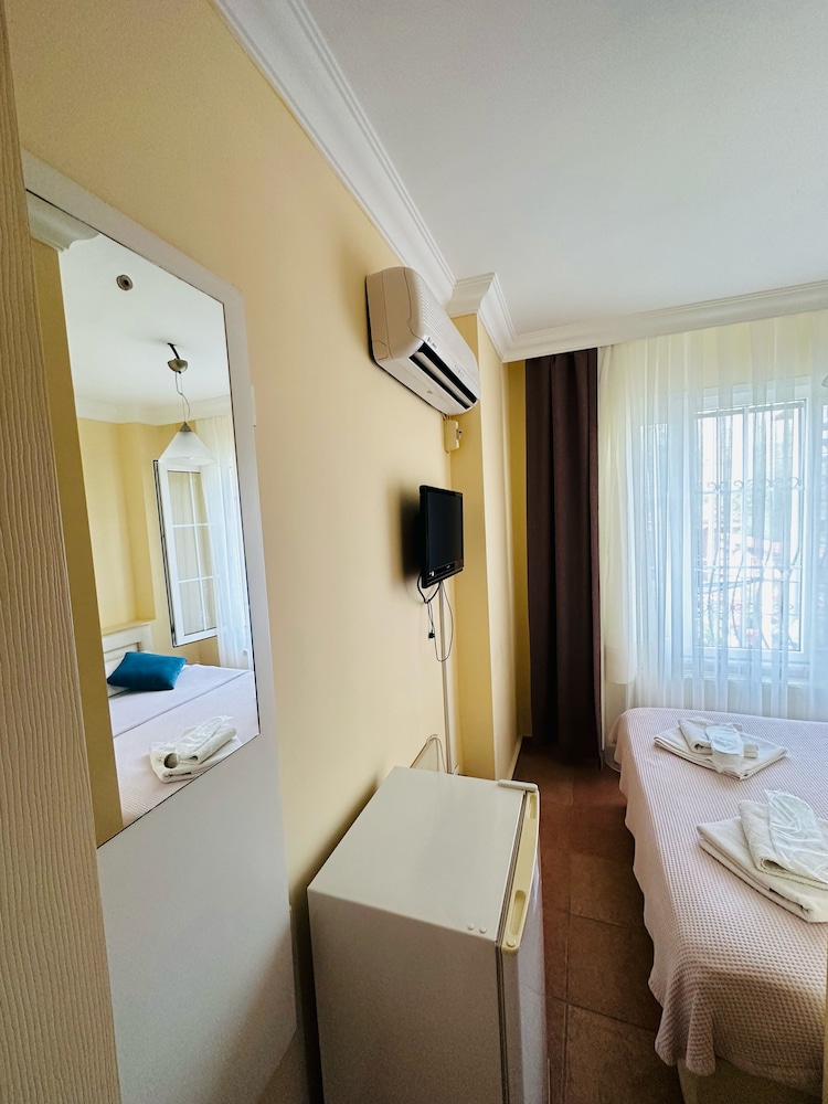 Economy Room photo 3