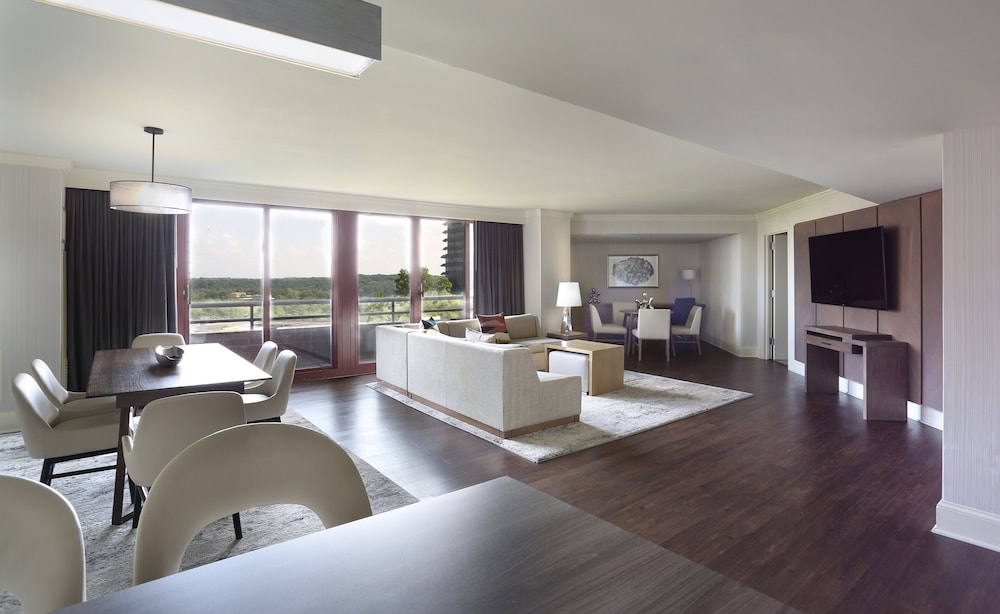 Presidential Suite photo 3