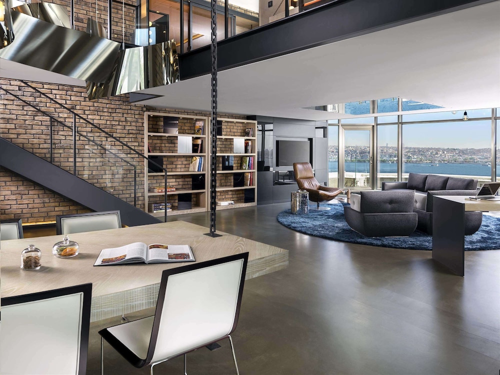 Signature Loft, 2 Bedrooms, Terrace