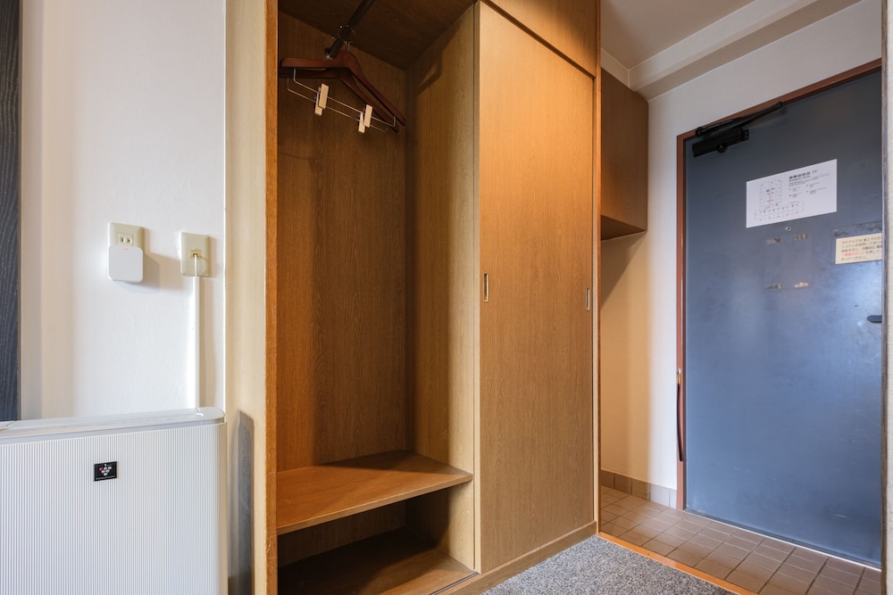 Standard Room (1 Double Bed) - Non-Smoking - Cleaning Fee Extra - Photo 6