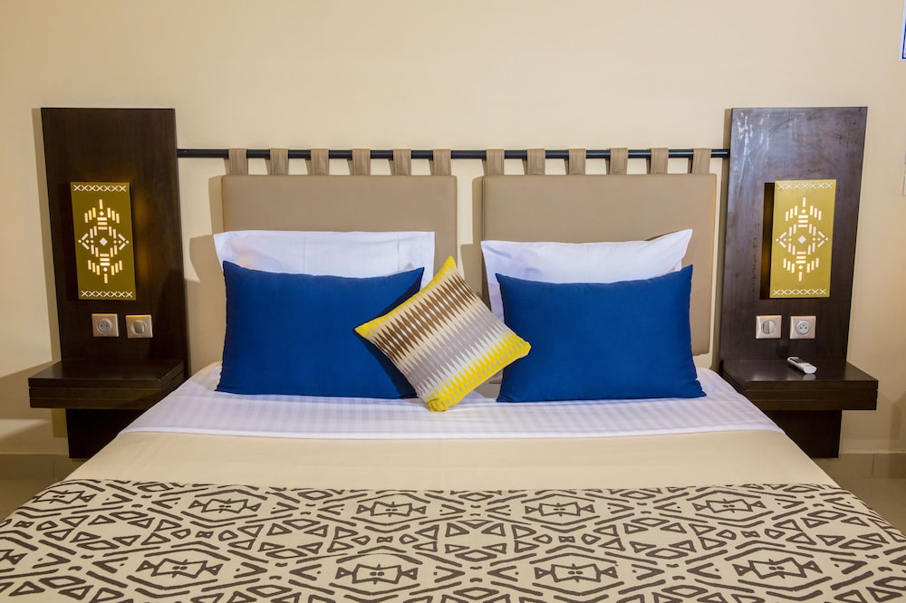 Executive Room, 1 King Bed, Non Smoking, Pool View photo 2